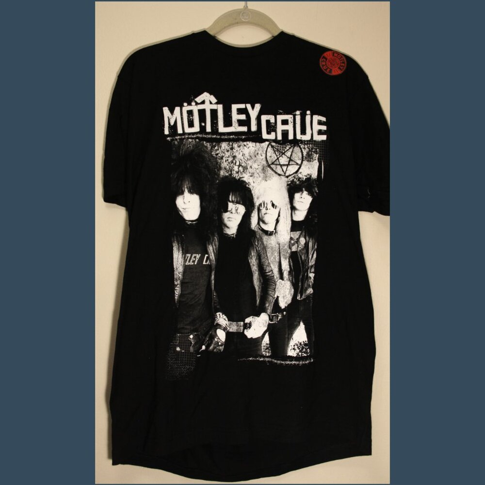 Motley Crue "The Stadium Tour" Official T-shirt (Size Large)